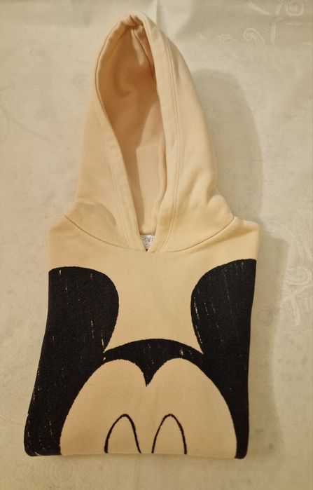 Hoodie e Sweatshirt quentinha Disney da Zara com capuz. Tamanho 9 anos