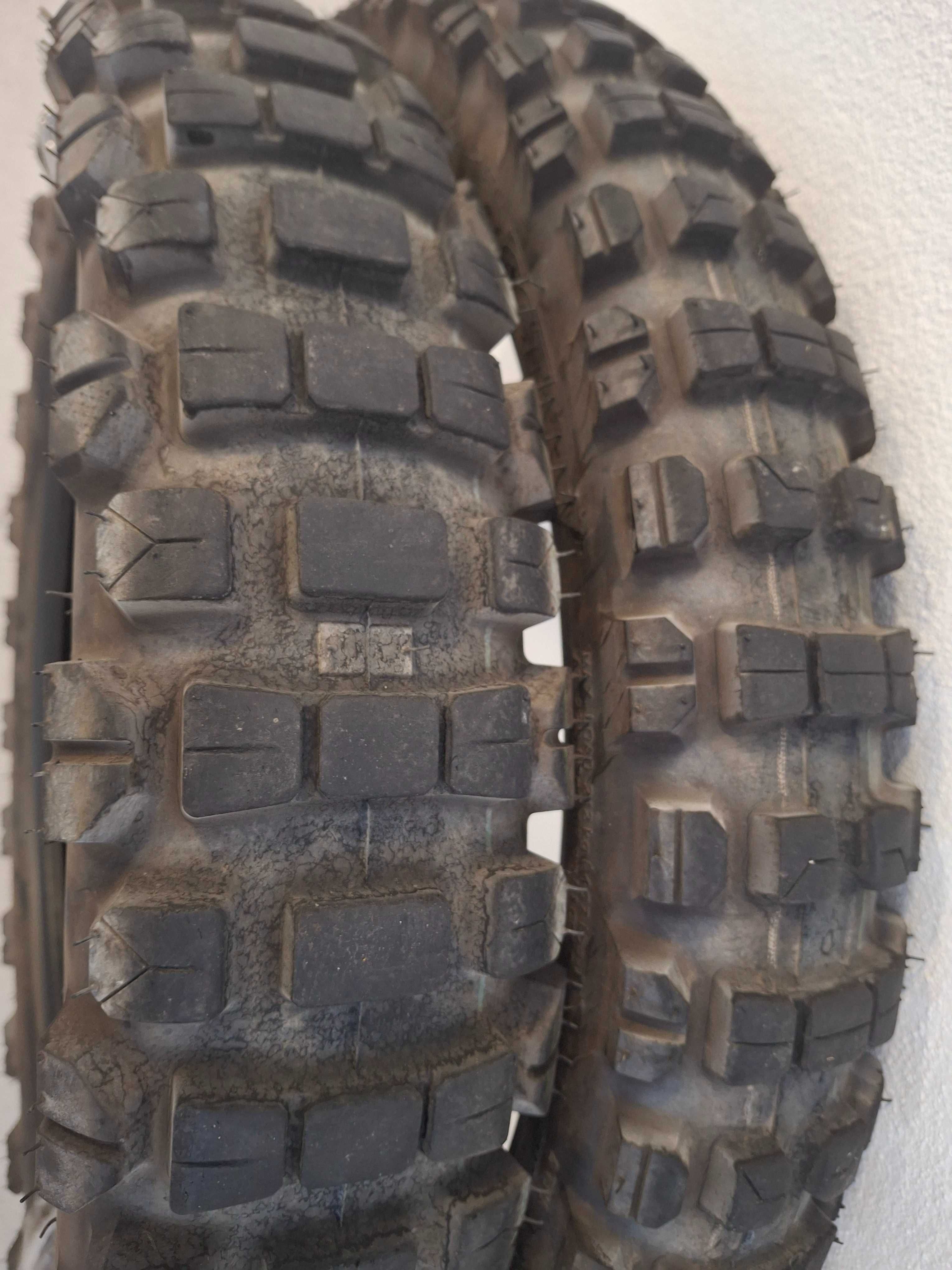 Conjunto Pneus moto CST cardados - medidas 90/90-21 e 120/80-18