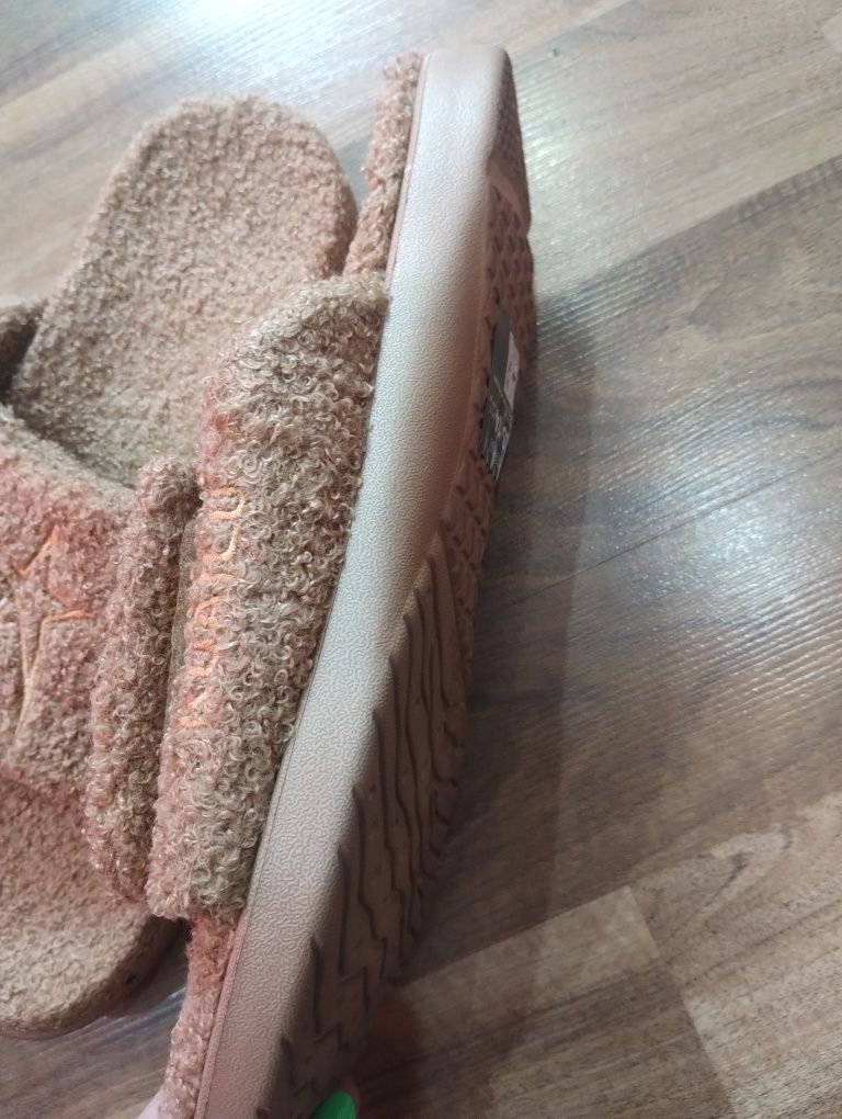 Nowe kapcie męskie rozmiar 48