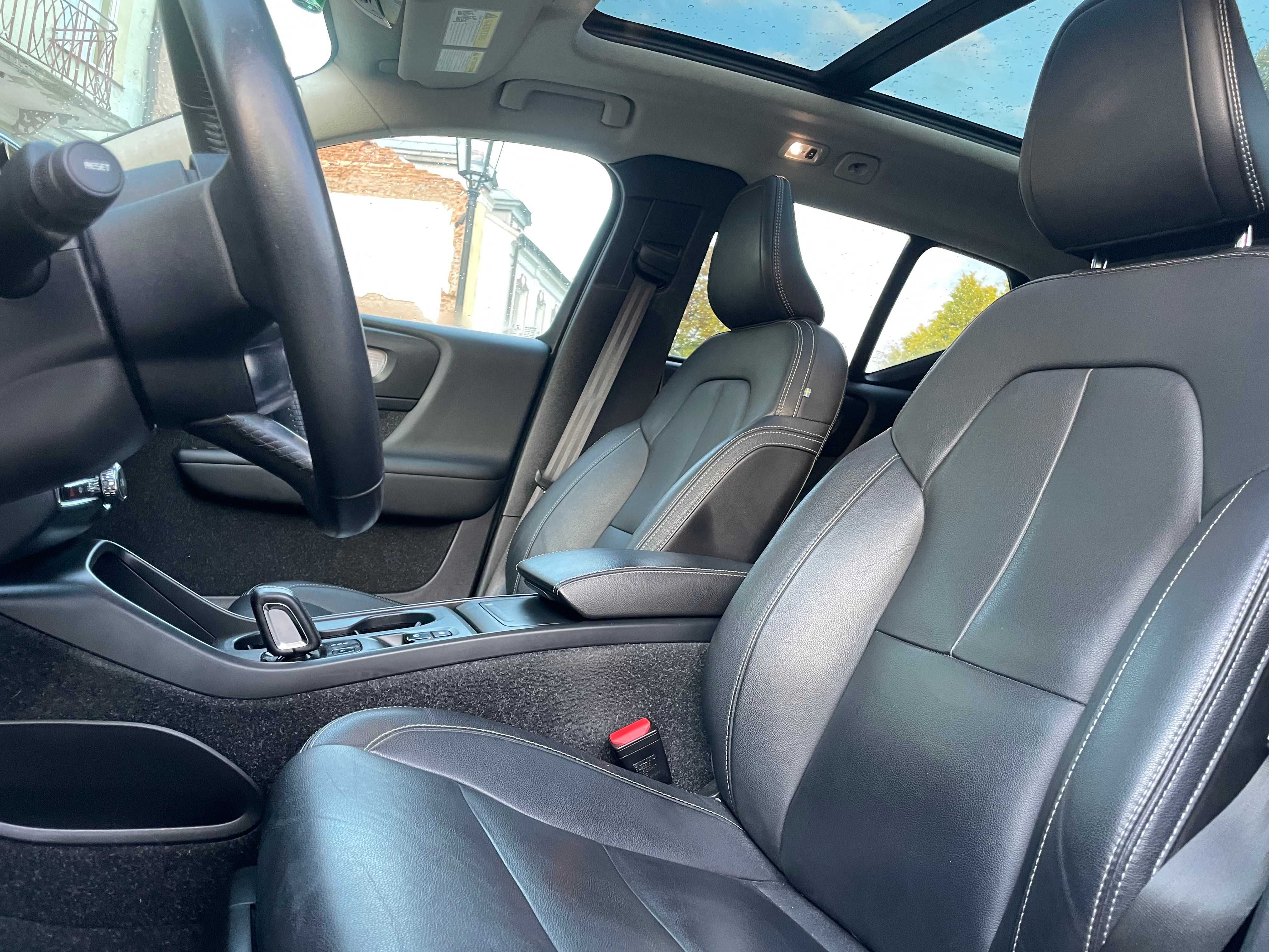 VOLVO XC40 T5 2019 2.0 B Sprzedam super stan