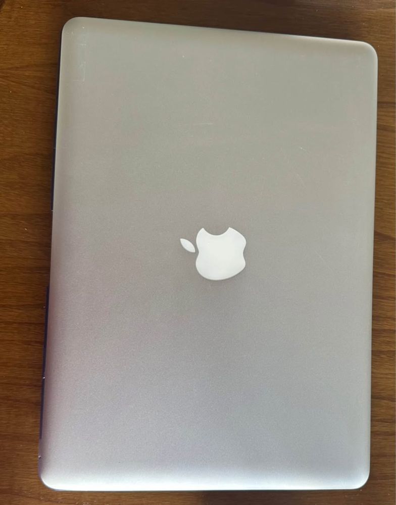 Macbook Pro finais de 2011 caixa e carregador original