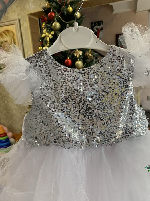 Продам сукню сніжинки 98-104