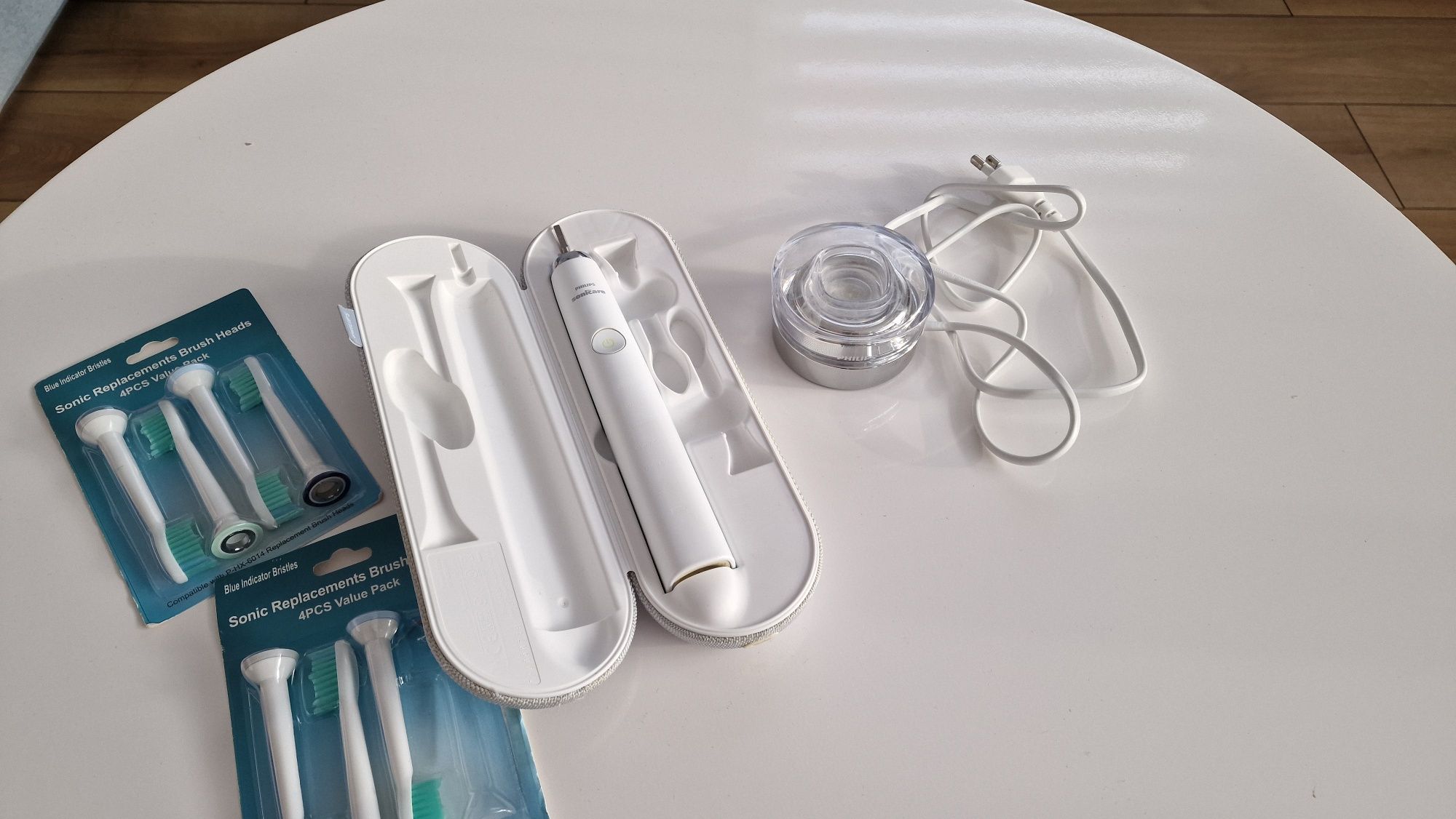 Szczoteczka Philips Sonicare plus 7 nowych końcówek