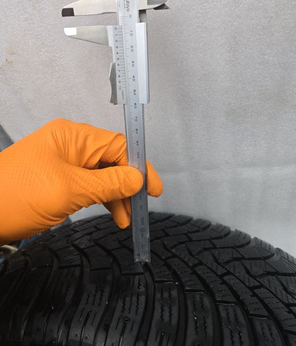 Opony zimowe 2 szt. Falken 265/55/19