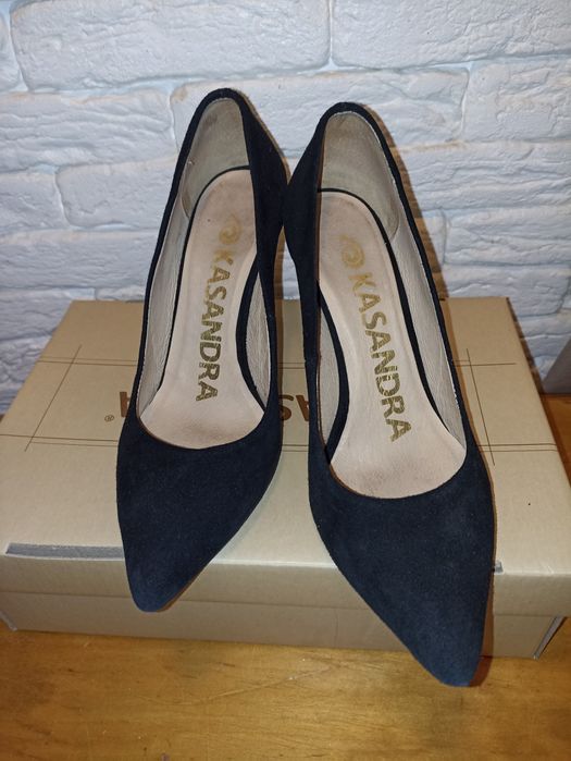 Туфлі човники замшеві Kasandra 36 чорні