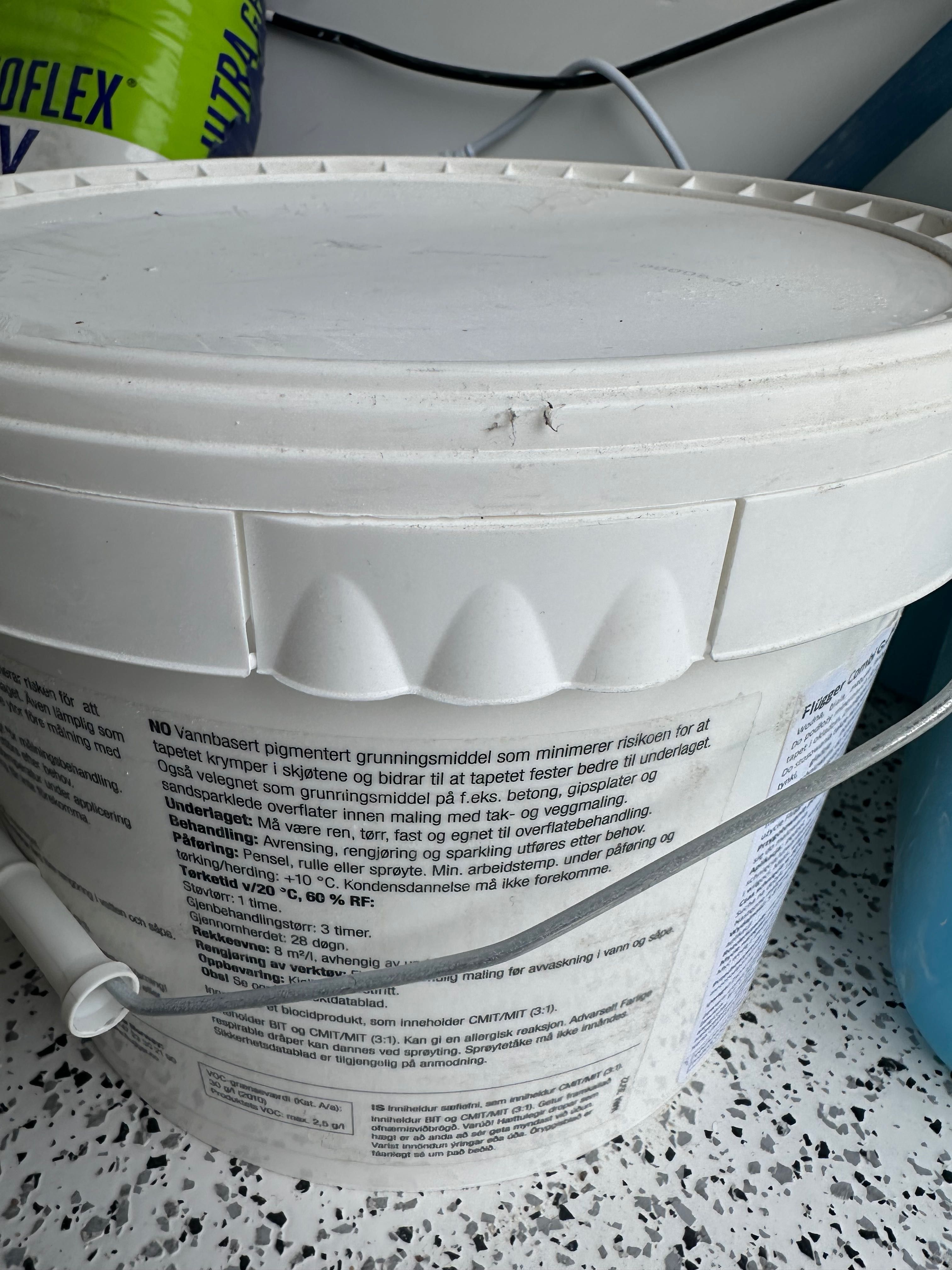 Flugger combi grund. biała farba do gruntowania fizeliny 10l