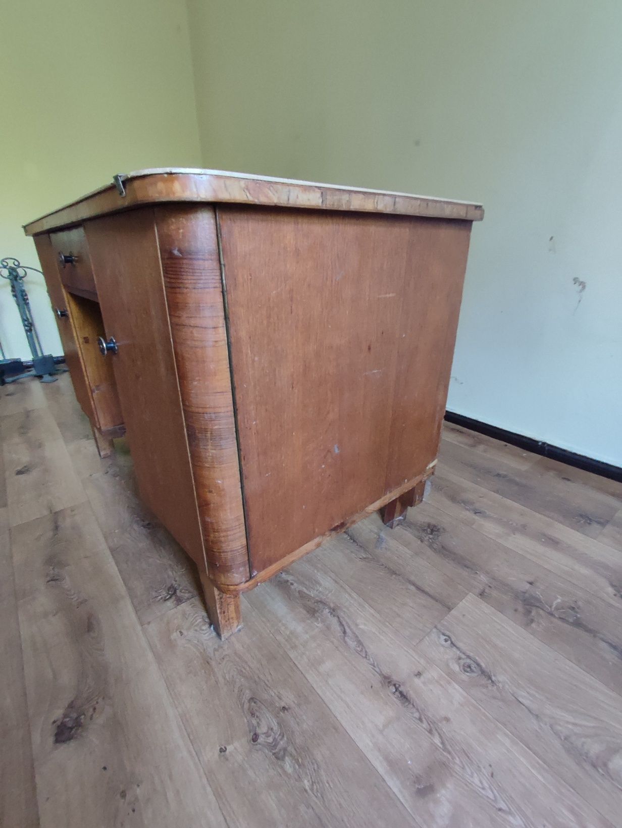 Bardzo stare drewniane biurko do renowacji