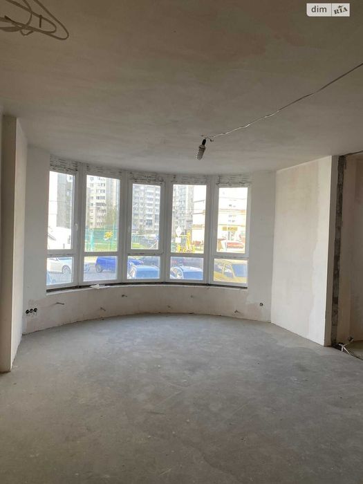 Продається простора квартира площею 72 м² на 1 поверсі