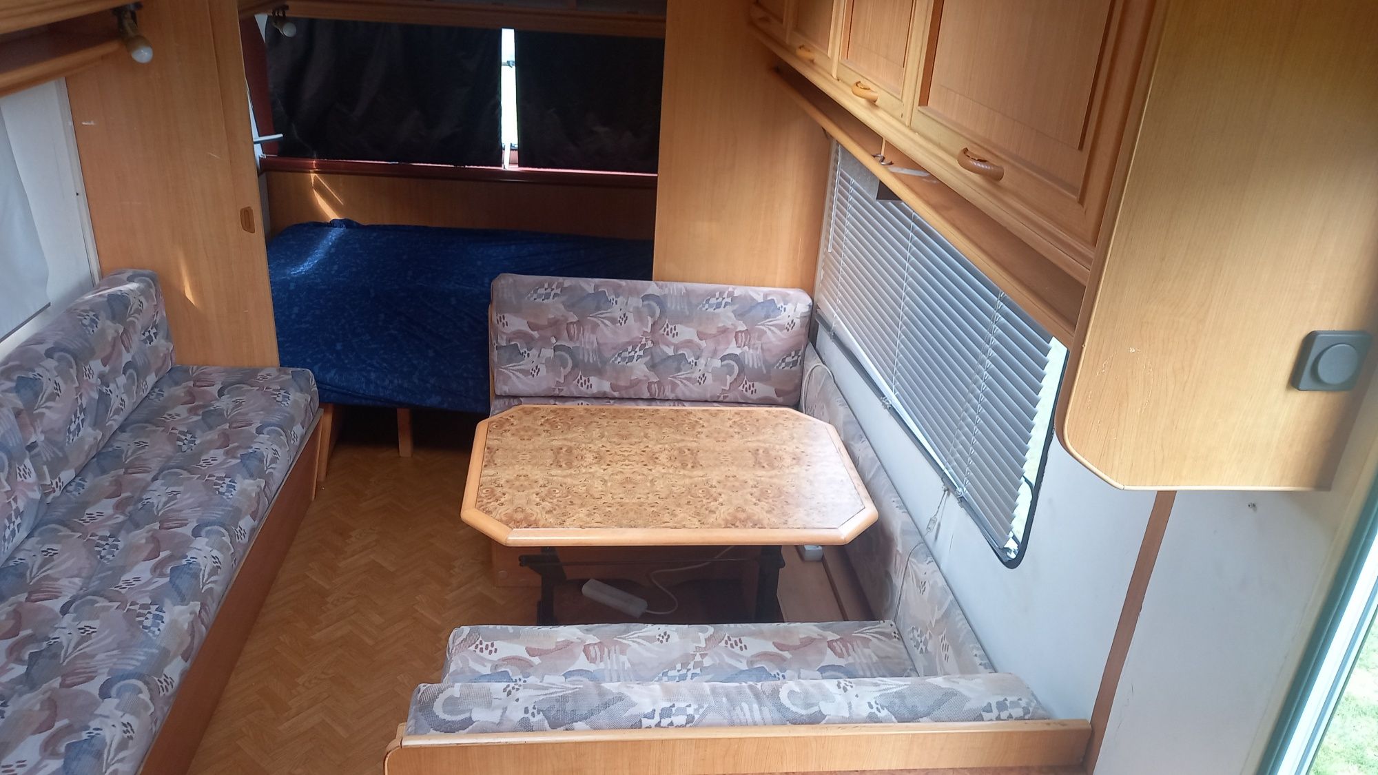 Przyczepa kempingowa LMC Luxus duży namiot,fotowoltaika