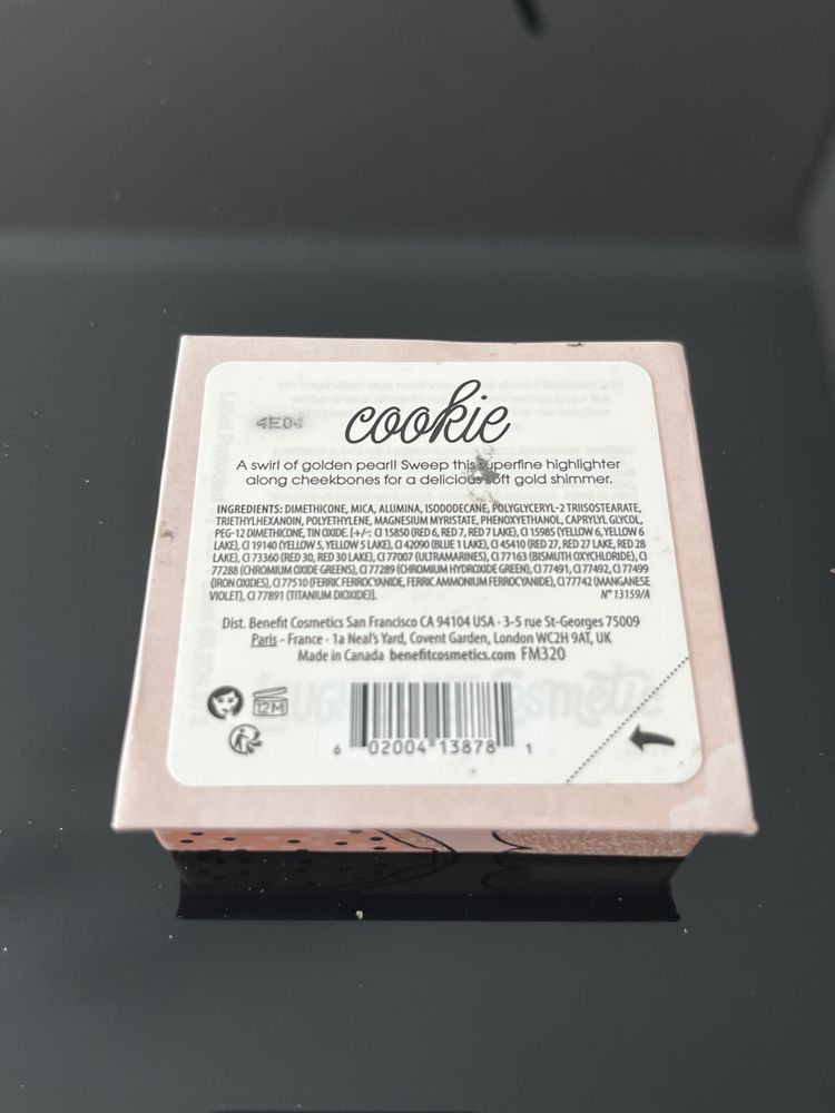 Rozświetlacz Cookie Benefit Cosmetics