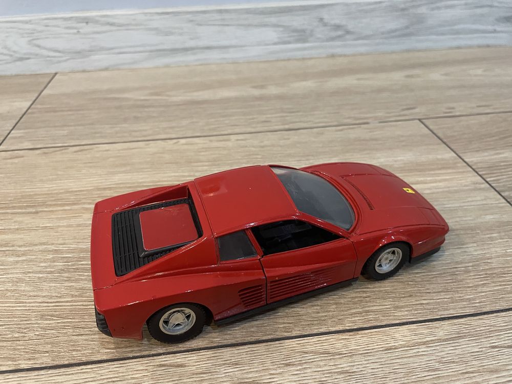 159. Model Ferrari Testarossa 1:24 Polistil Tonka