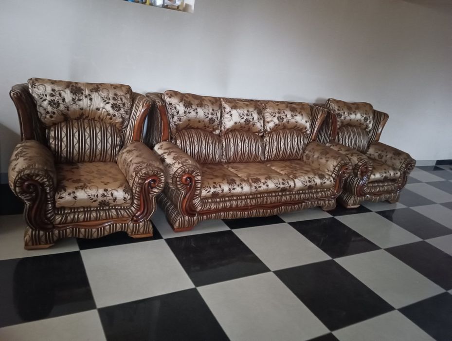 Продам Диван і два крісла в ідеальному стані продаж з рук в руки