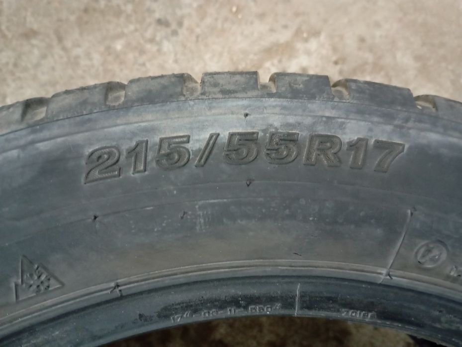 Продам шини Firestone 215/55R17 98V 17р виробництва