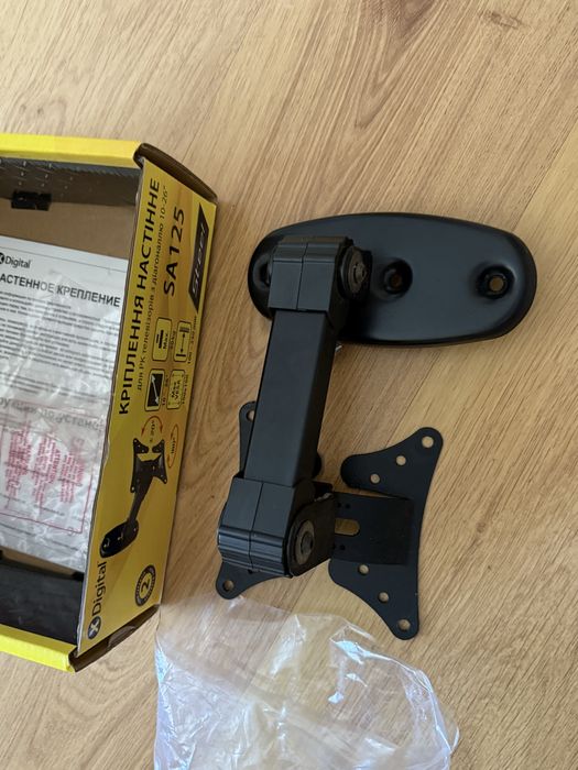 Кріплення для телевізору