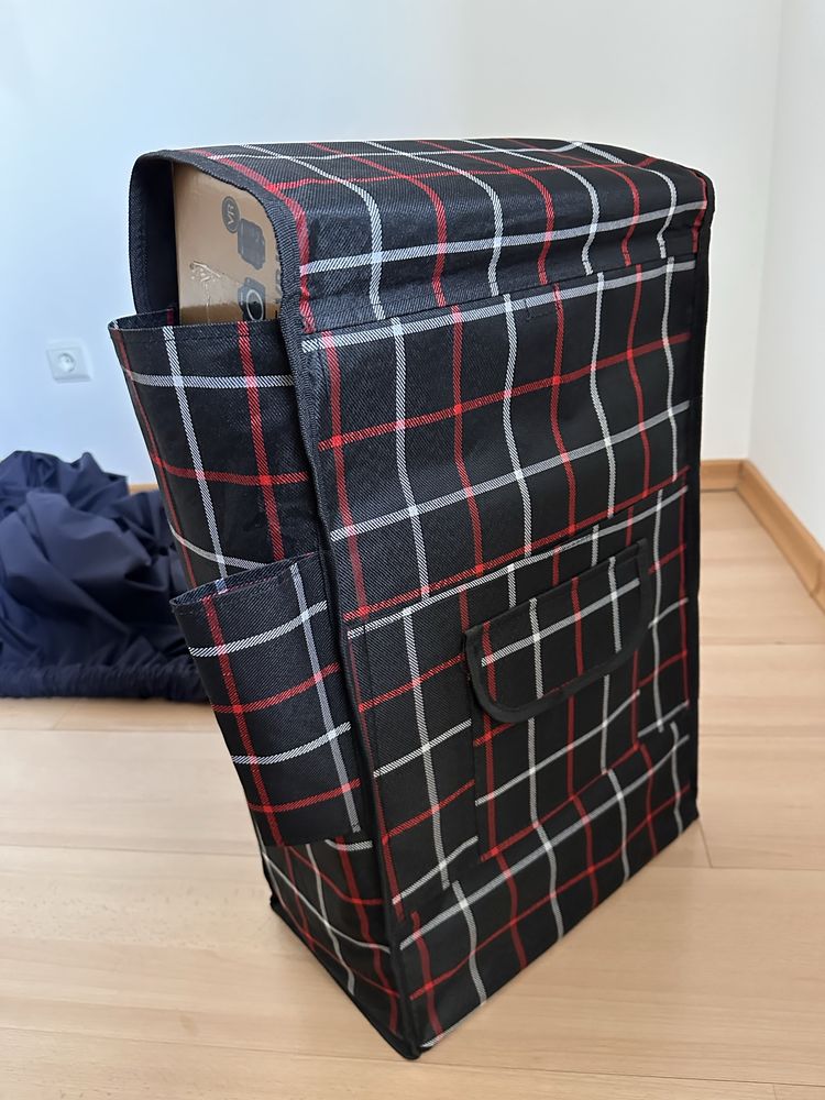 Mala com suporte em formato retangular