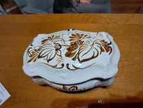 Porcelanowa szkatuła