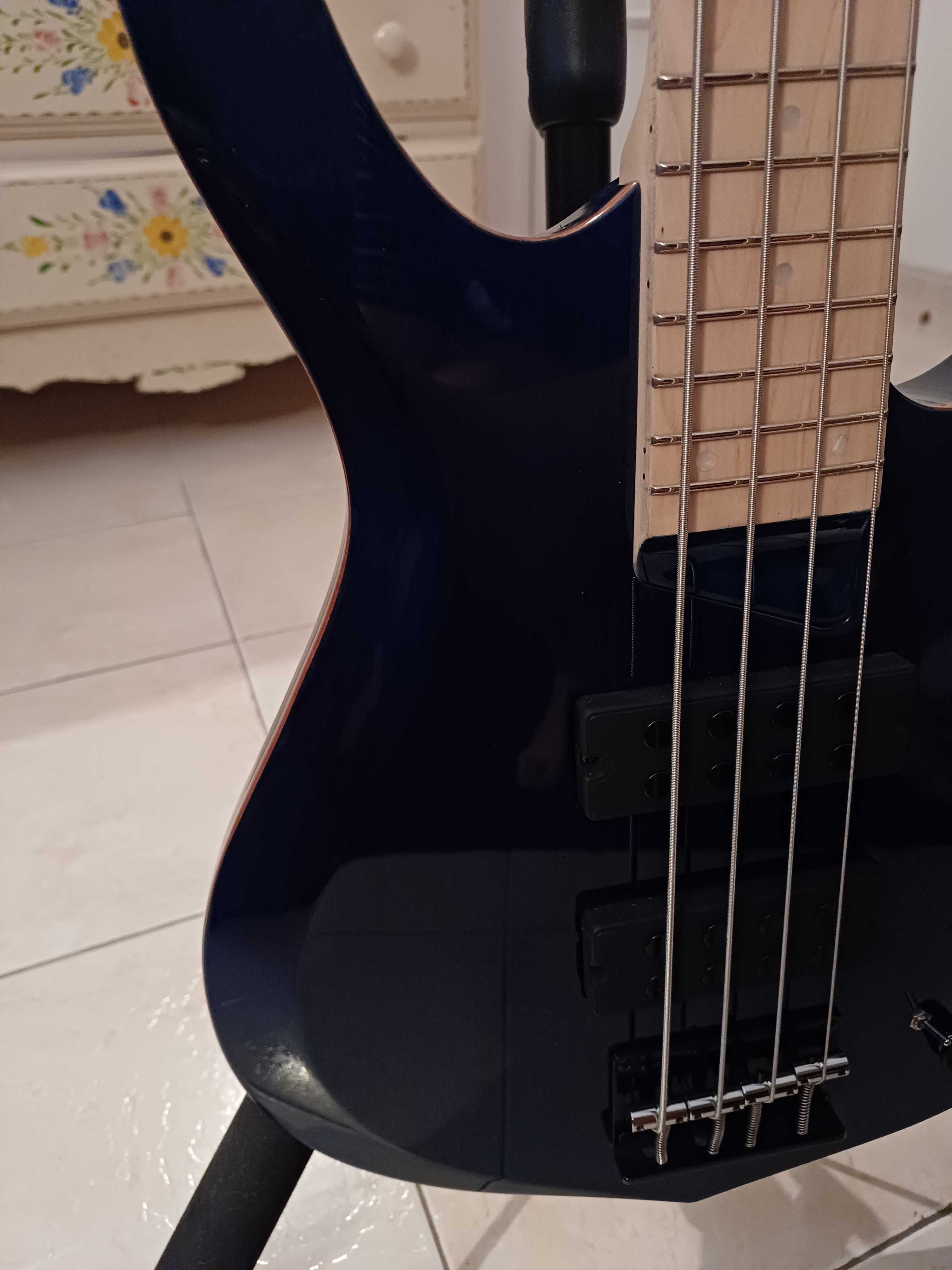 Baixo Marcus Miller M2