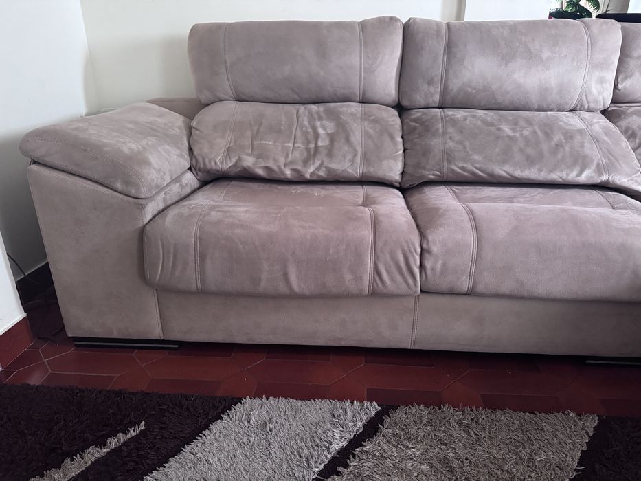 Sofá com chaise long