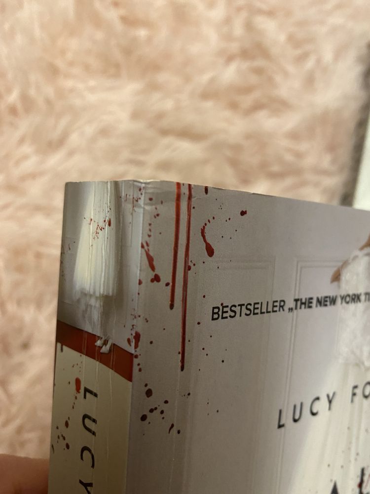 Książka Idealny ślub Lucy Foley thriller kryminał