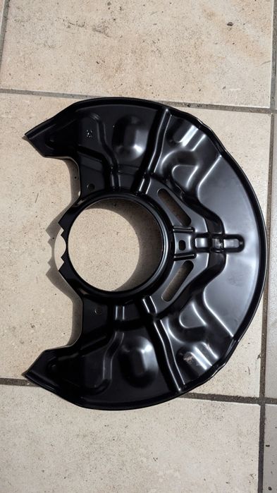 Щиток захисний правий передній , новий , Toyota avensis t25 2005