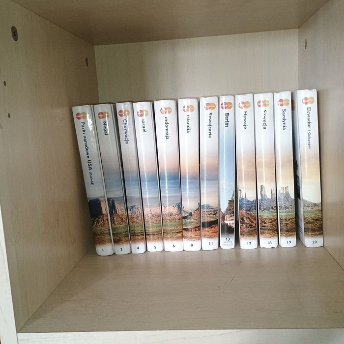 Niepełna kolekcja książek o Państwach