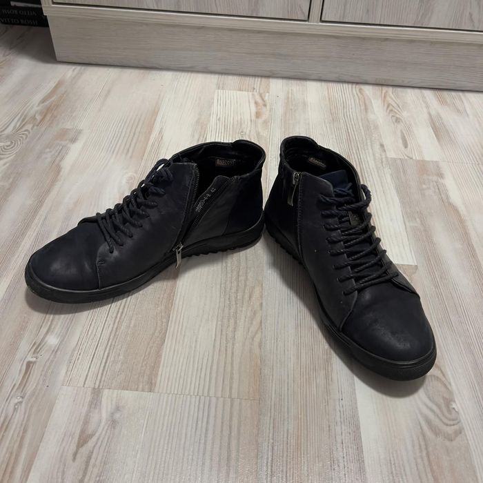 Продам мужские ботинки