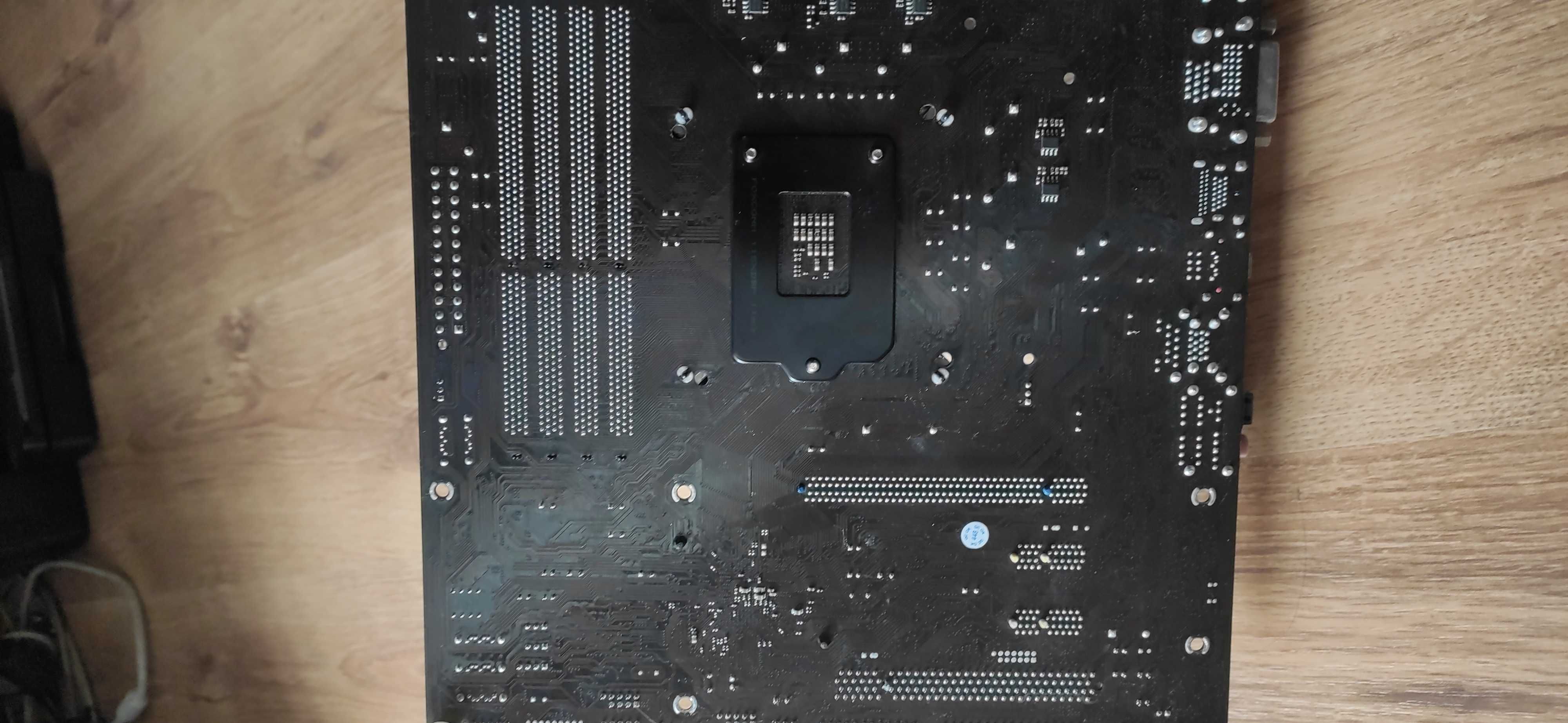 ASRock H67M + Intel i5 2500K 3,3 + 12GB DDR3 1333