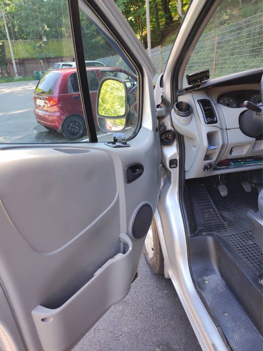 Opel Vivaro 2.5 CDTI (2007) — у відмінному стані