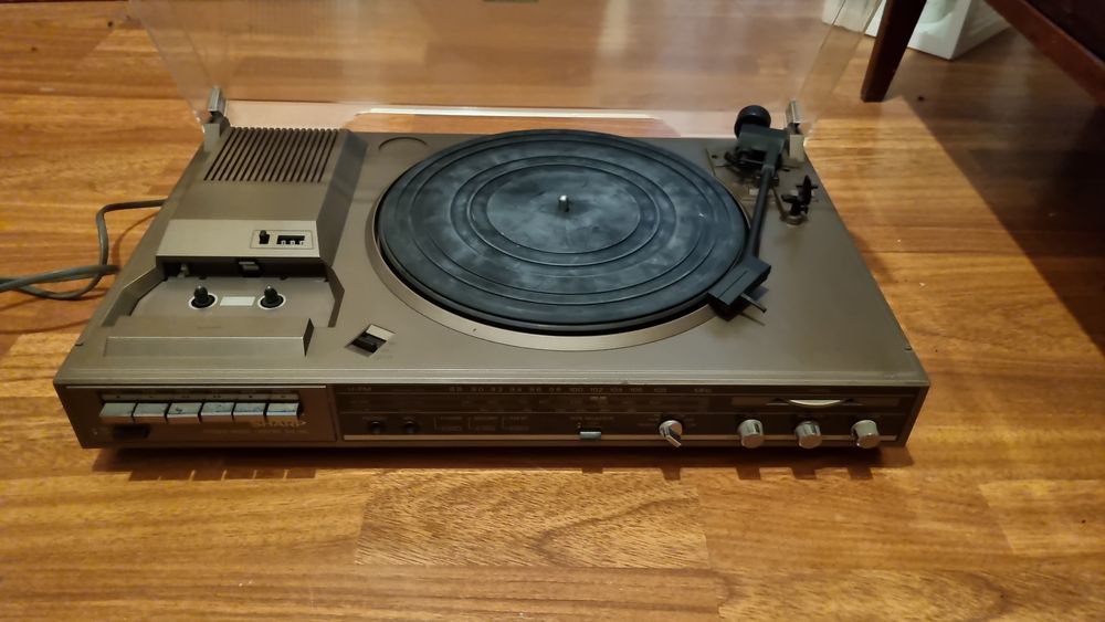 Giradiscos Sharp vintage