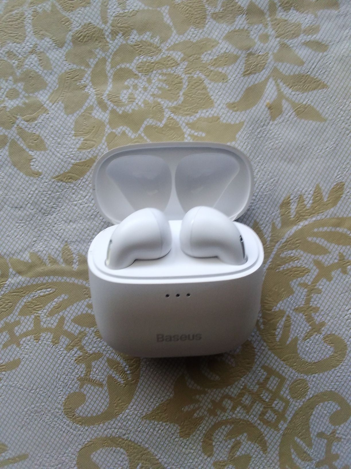 Продам airpods в чудовому стані