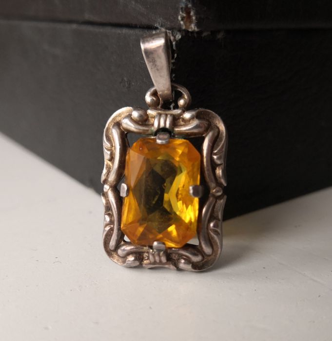 Bardzo stara srebrna zawieszka srebro stare biżuteria srebrna prl 830