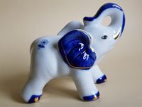 Porcelanowy mały słonik ręcznie malowany