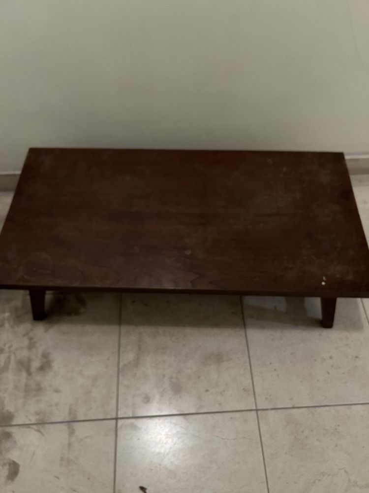 Mesa vintage de centro ou televisão