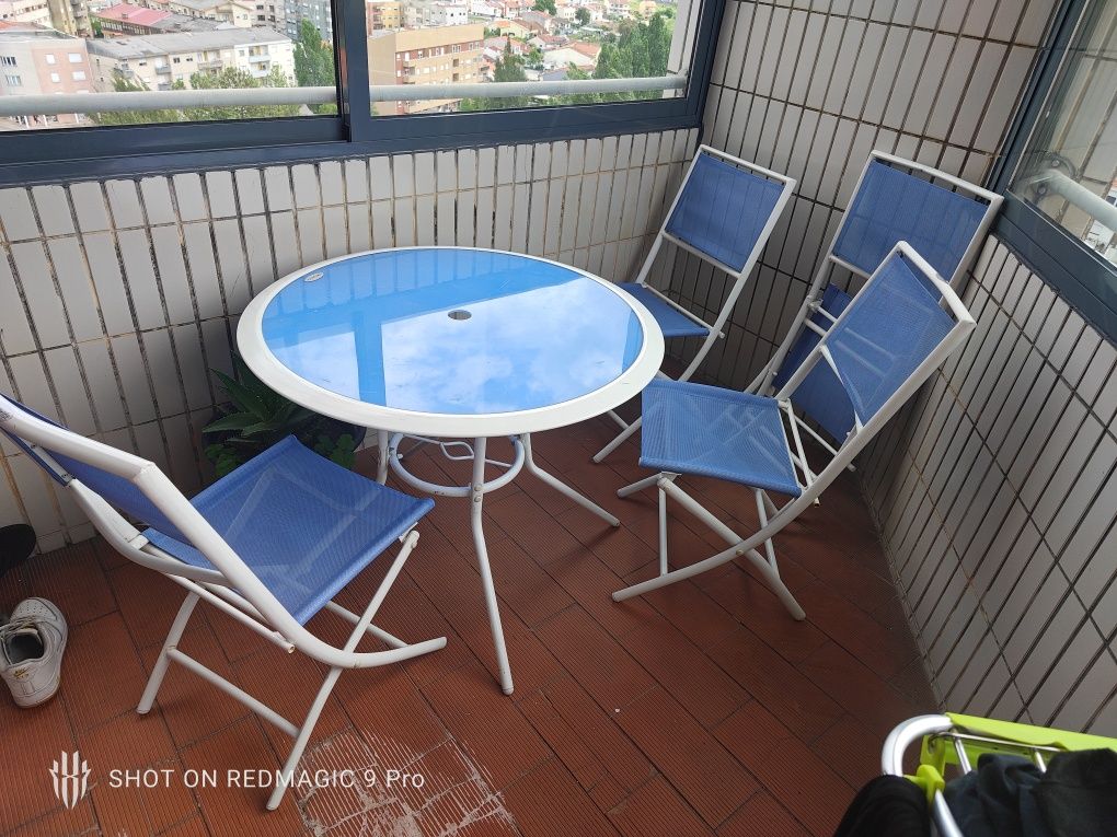 Vendo Mesa de jardim