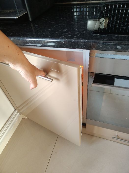 Kuchnia meble 220/ 230 cm + wyspa 75 cm , wys. 250 cm