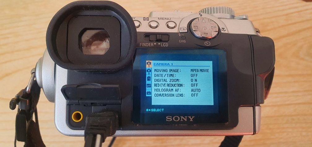 Sony Cyber-Shot DSC-F717