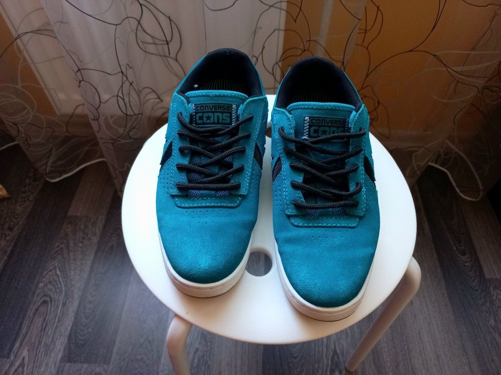 Оригінальні замшеві кросівки Converse