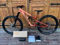 Canyon Spectral 2022 AL6 29” L enduro rower trail trek yt focus scott