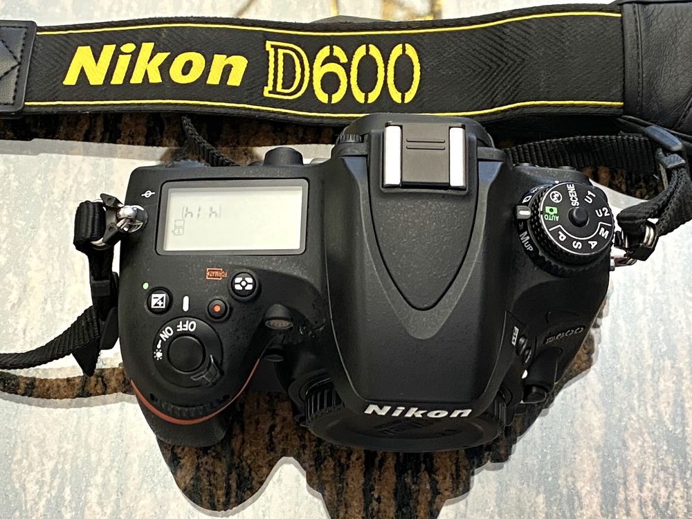 Nikon D600 + nikon sb-910 + nikon 24-70 + 50mm + grande angular