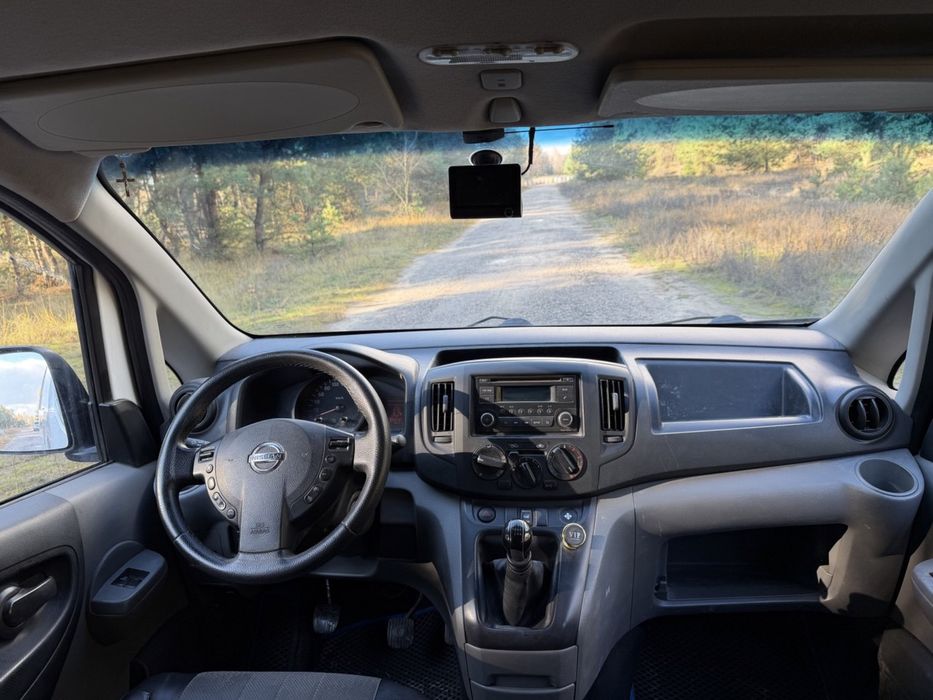 Продам Nissan NV 200