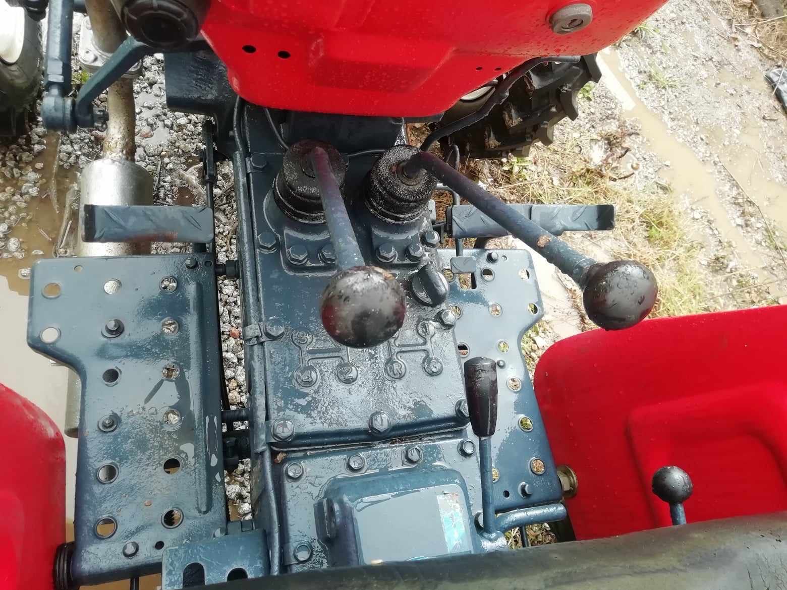 Trator Shibaura 4x4 com documentos