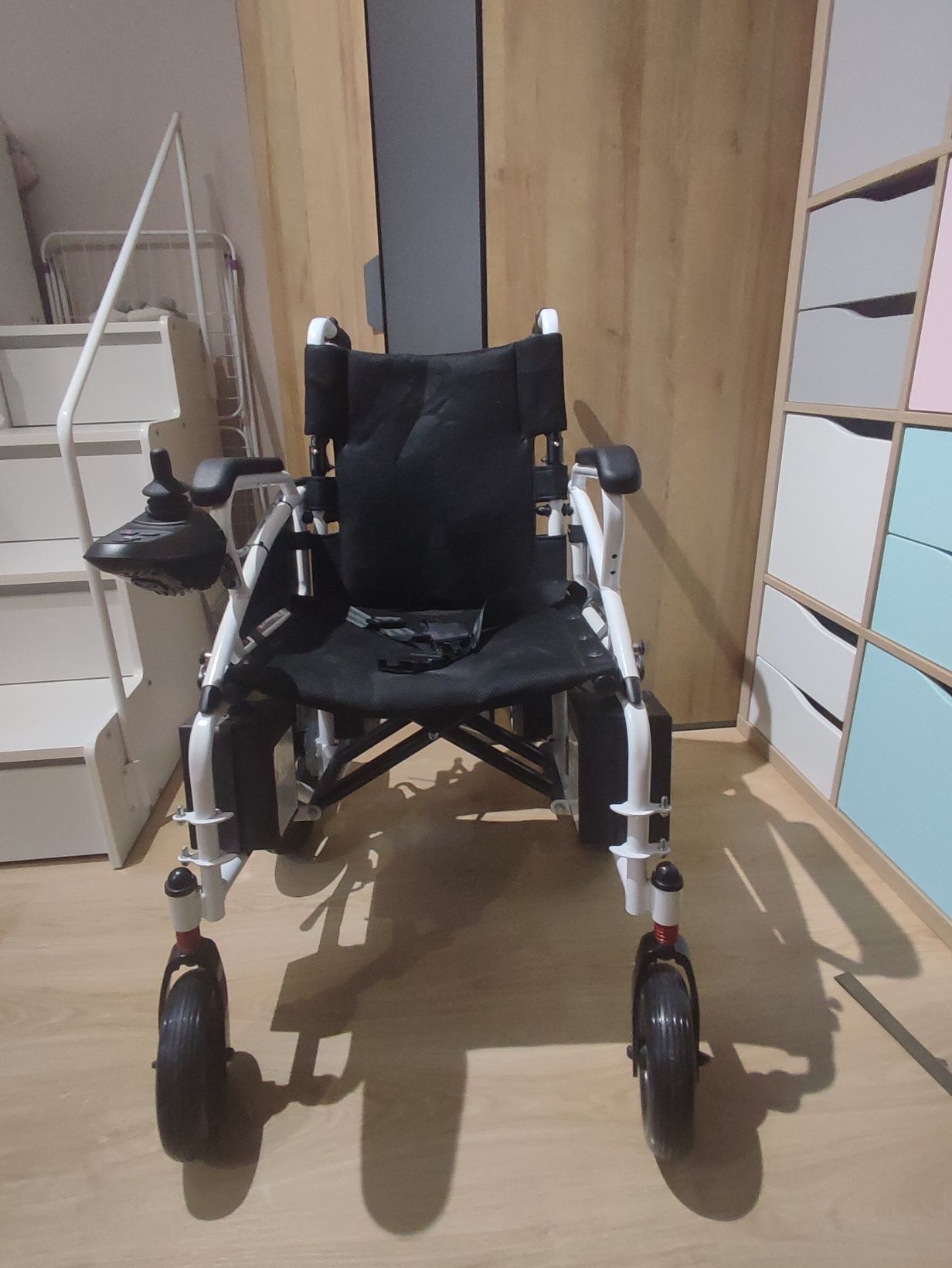 Wózek inwalidzki  elektryczny składany Antar