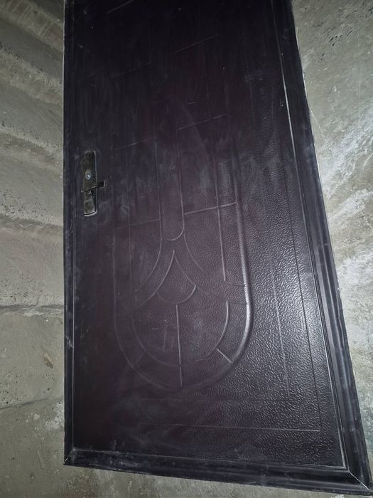 Продаю вхідні двері Китайські