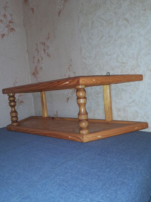 Полиця дерев'яна двухповерхова