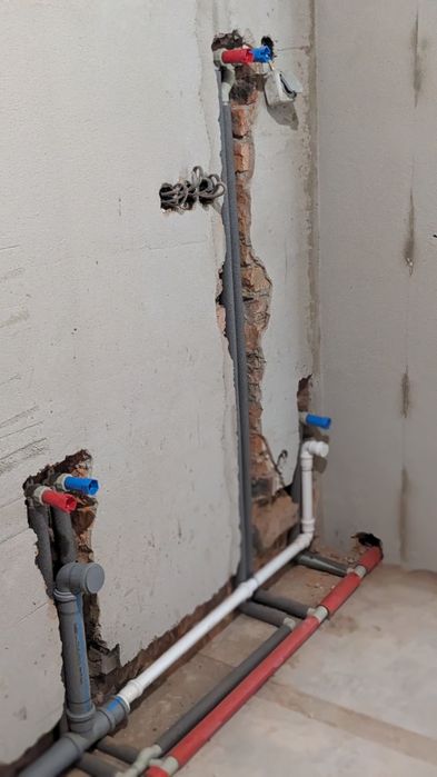 Сантехнік. Працюємо швидко, обережно і якісно!)