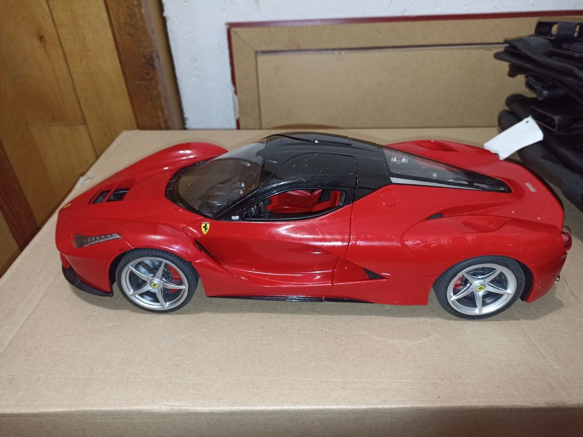 Duży model samochodu Ferrari LaFerrari skala 1:14