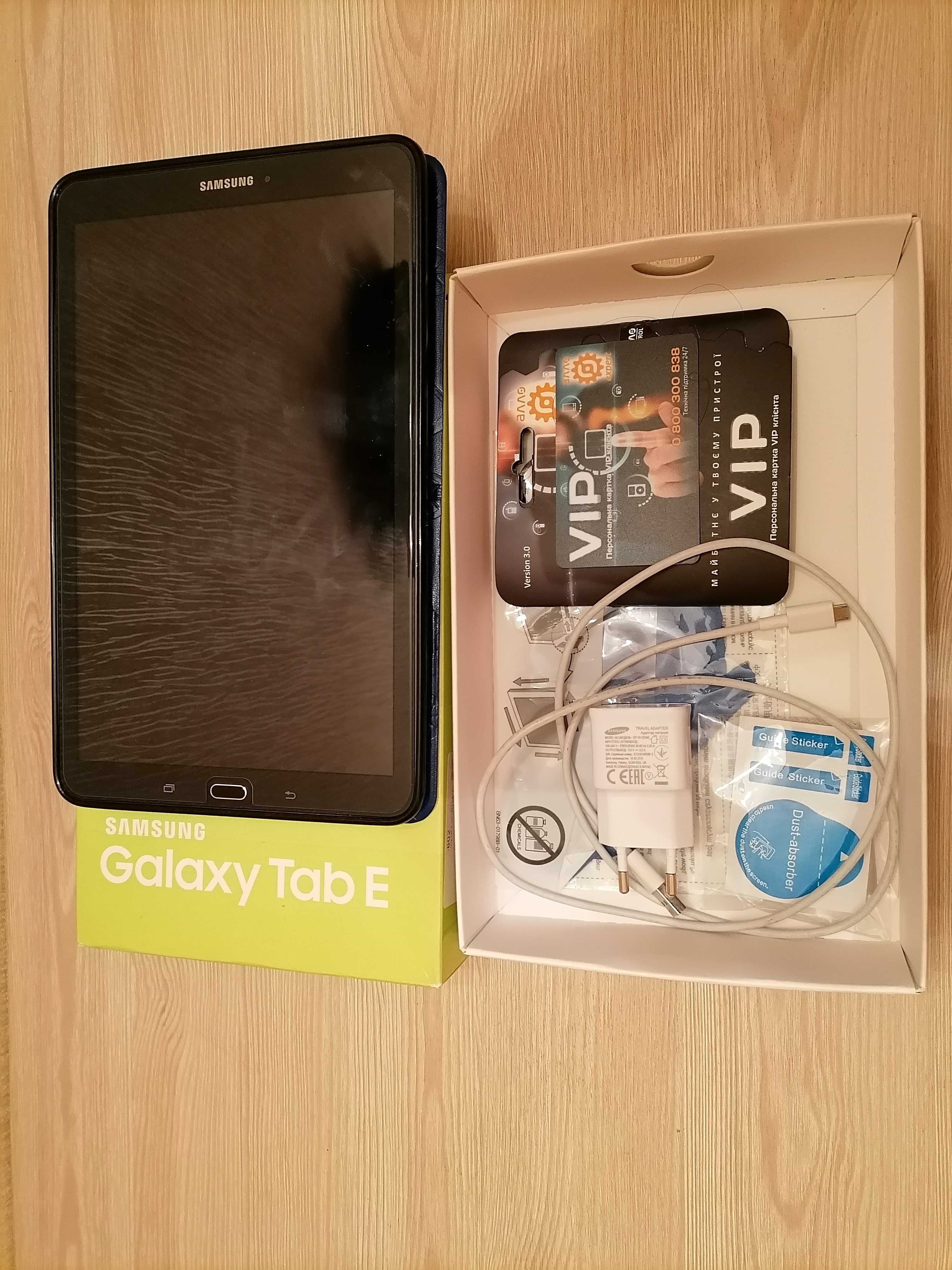 Планшет Samsung Galaxy Tab E 8GB