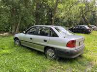 Astra 1.4 gaz 2001 rok