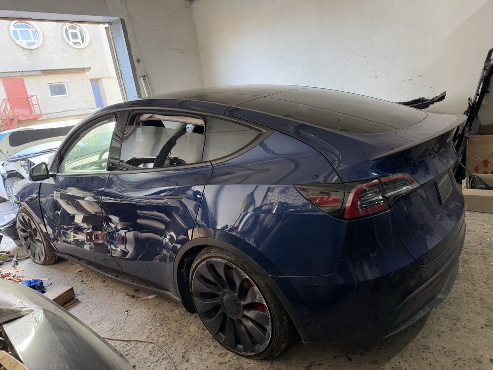 Tesla Model Y MY МЮ Двері Двери Дверь Дверка передня задня. РОЗБОРКА