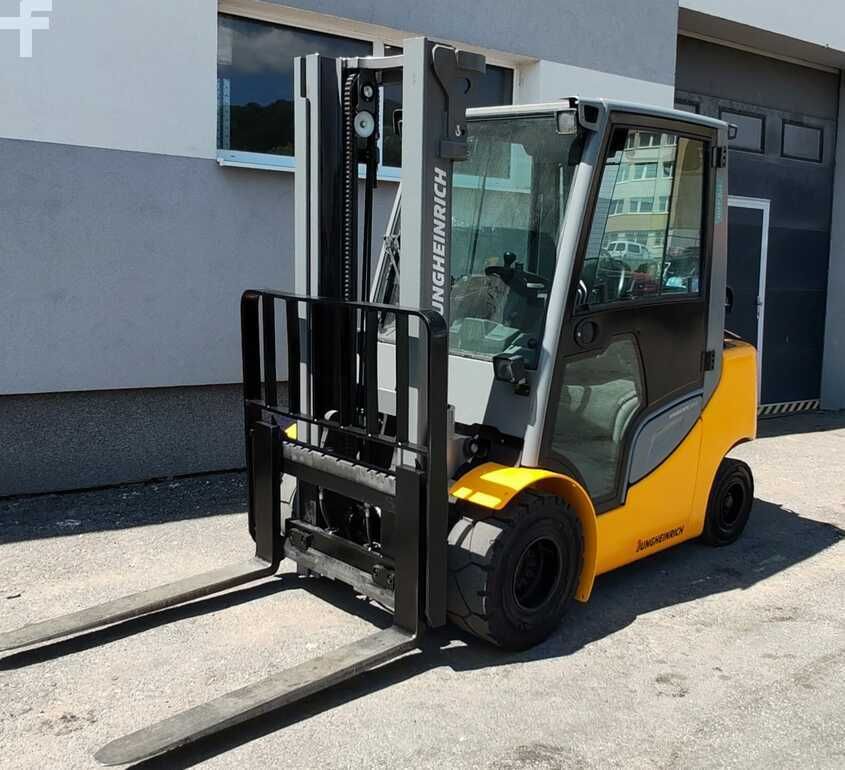 Wózek widłowy Jungheinrich TFG 430s 3.3m LPG